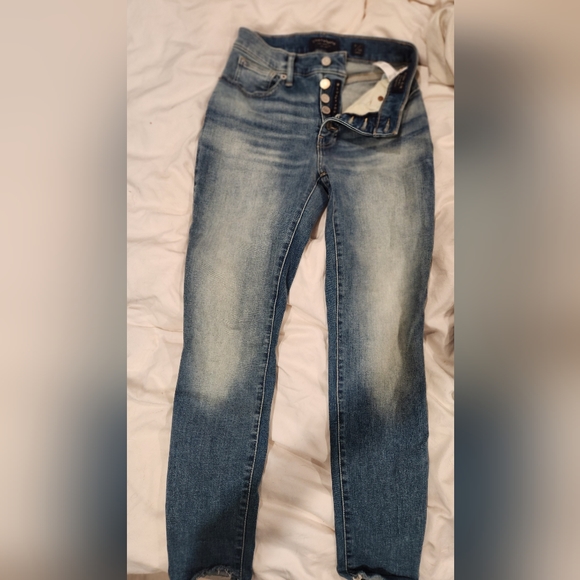 Lucky high rise jeans, button up. Size 25 - Picture 3 of 3